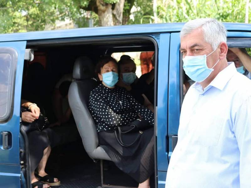 ცაგერის მუნიციპალიტეტში მერიის ორგანიზებით, მიმდინარეობს ვაქცინაციის მსურველთა...